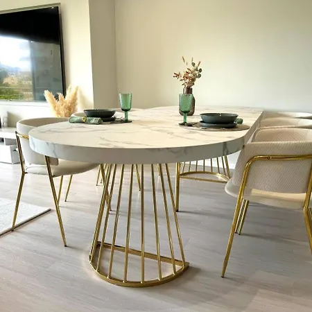 Spacious 3 Bedroom For 6 Near דירה