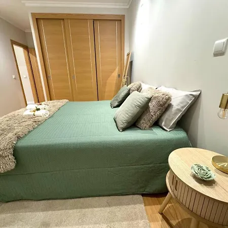 דירה Spacious 3 Bedroom For 6 Near *