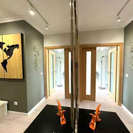 Spacious 3 Bedroom For 6 Near פורטימאו
