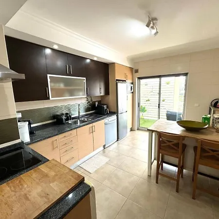דירה Spacious 3 Bedroom For 6 Near